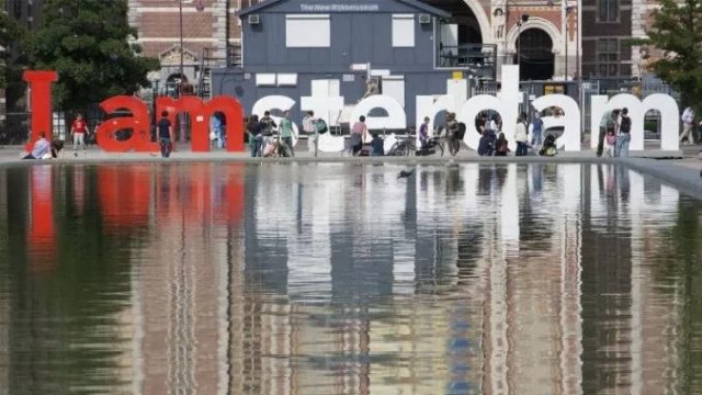Из Амстердама изгоняют бюджетных туристов