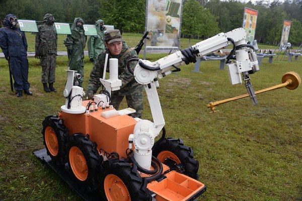 СМИ узнали, когда войска РХБЗ получат нового робота-разведчика