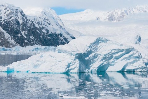 Под ледником Антарктиды нашли активный вулкан