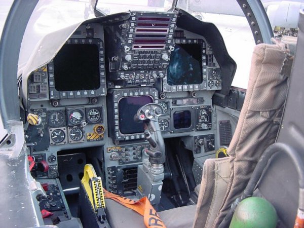 В США создадут технологию мониторинга здоровья пилотов в полете