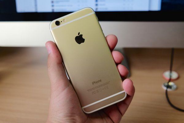 Американским полицейским не разрешают смотреть на новые смартфоны от Apple