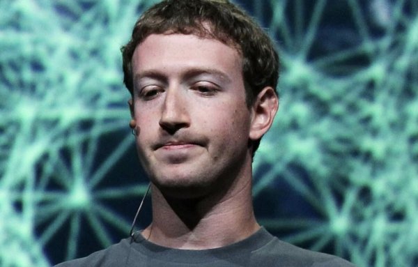 Цукерберг в конгрессе США извинился за недостаточную защиту данных Facebook