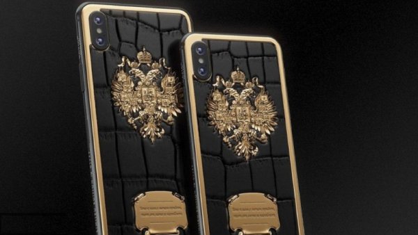 Бренд Caviar украсил iPhone XS словами Невского и Суворова