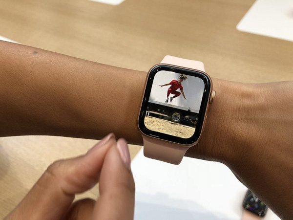 Apple Watch Series 4 спасли жизнь ещё одному владельцу