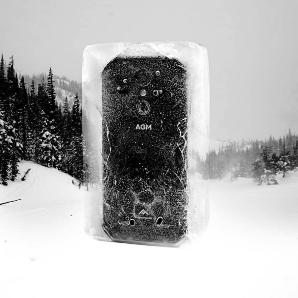 Блогер жёсткой заморозкой испытал пуленепробивной смартфон AGM A9