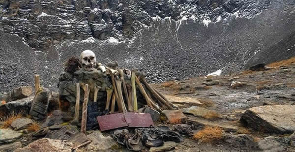 Эксперты изучили Озеро скелетов в Гималаях, но загадок только прибавилось
