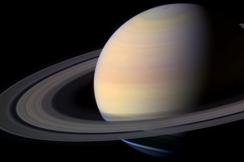 Астрономы обнаружили у Сатурна 20 новых спутников