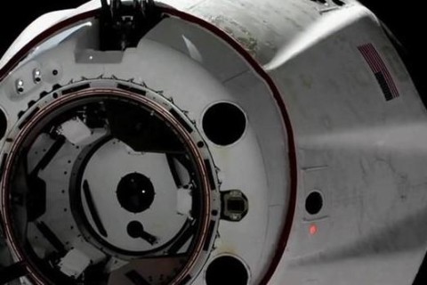 SpaceX провели испытания первого пассажирского космического корабля