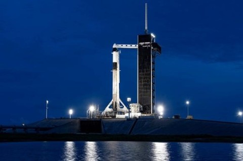 Компания Илона Маска SpaceX отправила в космос первых туристов