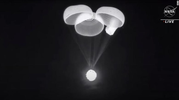 Капсула SpaceX успешно приземлилась на Землю