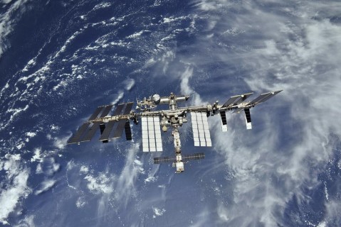 Возвращение астронавтов МКС перенесли из-за сильного ветра