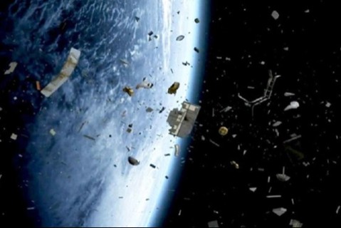Из-за космического мусора: SpaceX сместила орбиту спутников Starlink