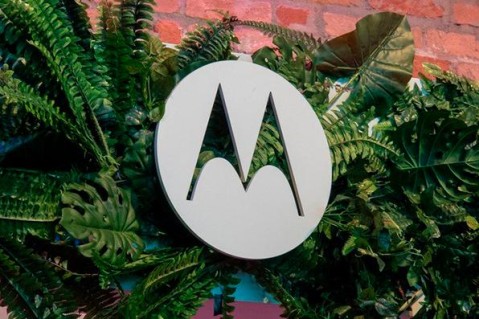 Motorola представила новый необычный смартфон